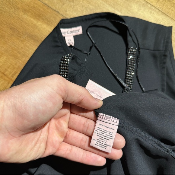 (NWT) Women’s Juicy Couture Blurred Beauty Black Top Style No. #WY63W007RS Sz XL - Picture 4 of 4